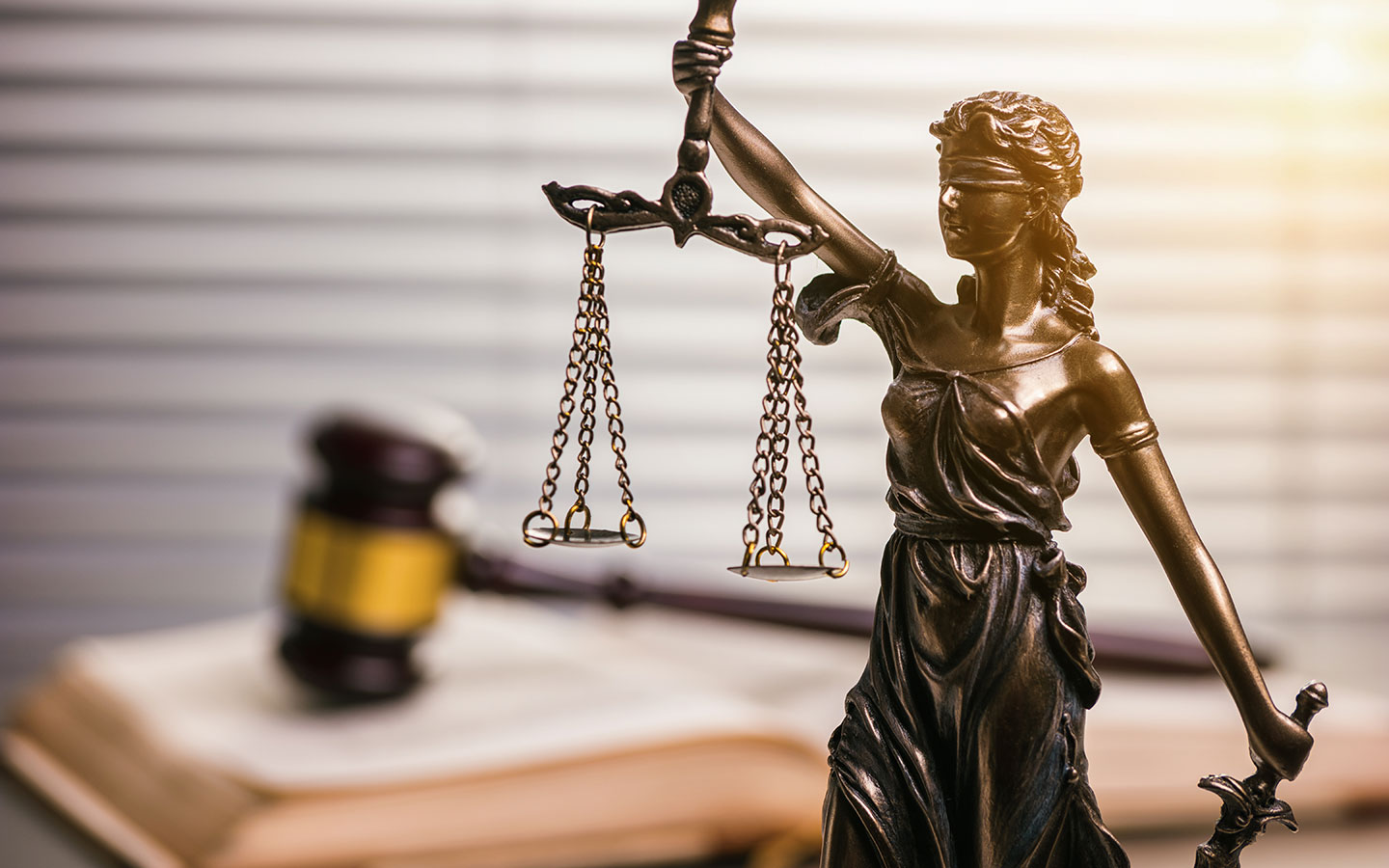 service-law-research-hero-1440x900